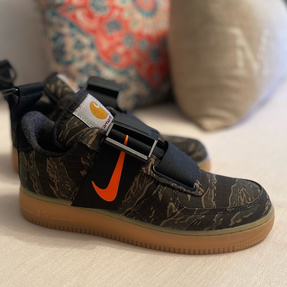 Men’s Nike Air Force camo low top sneaker, worn once. Price to sell